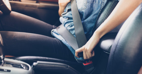 Comment mettre sa ceinture en voiture quand on est enceinte